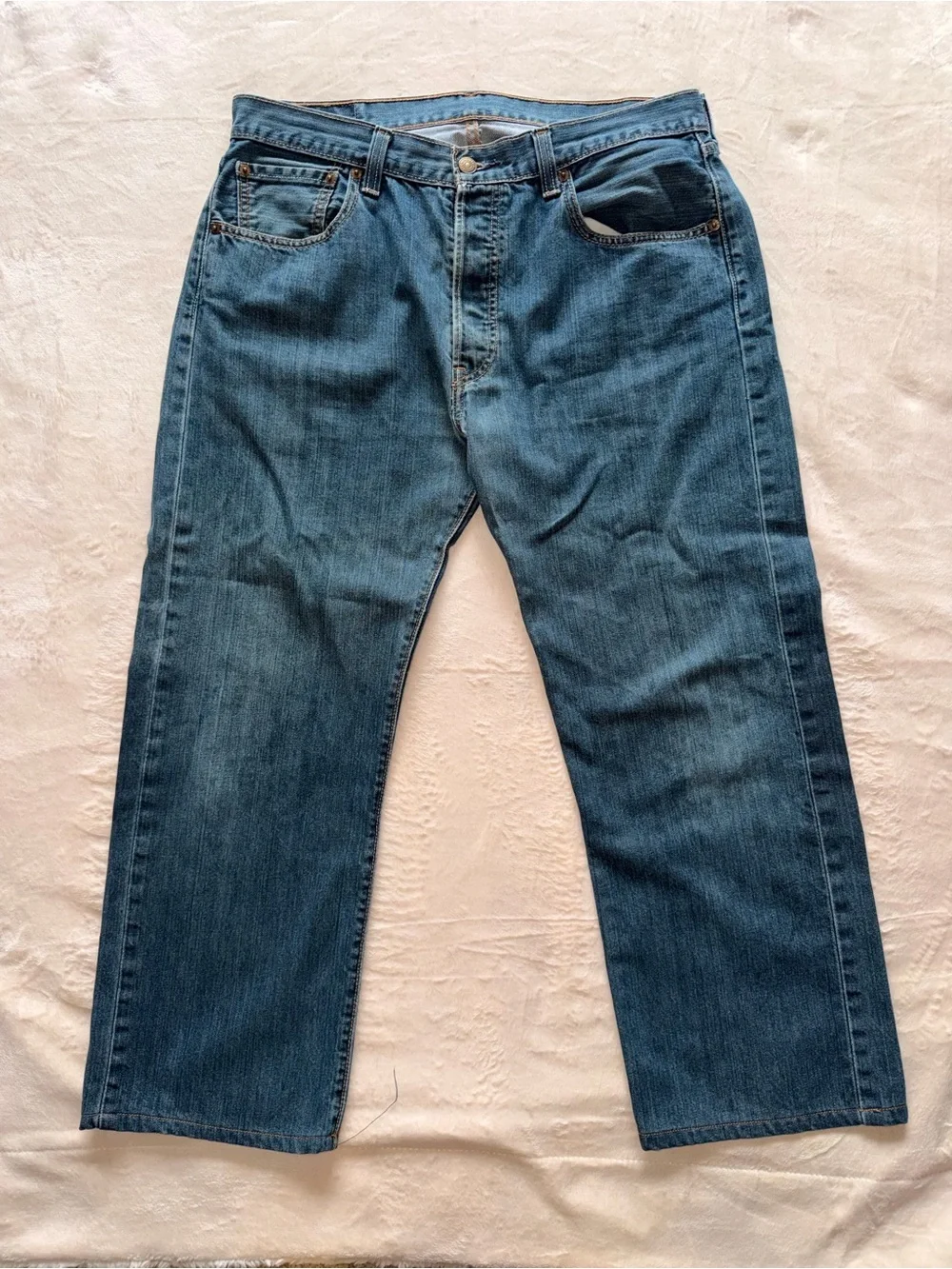 Vintage Levi's Men's Medium Blue Relaxed Straight Jeans